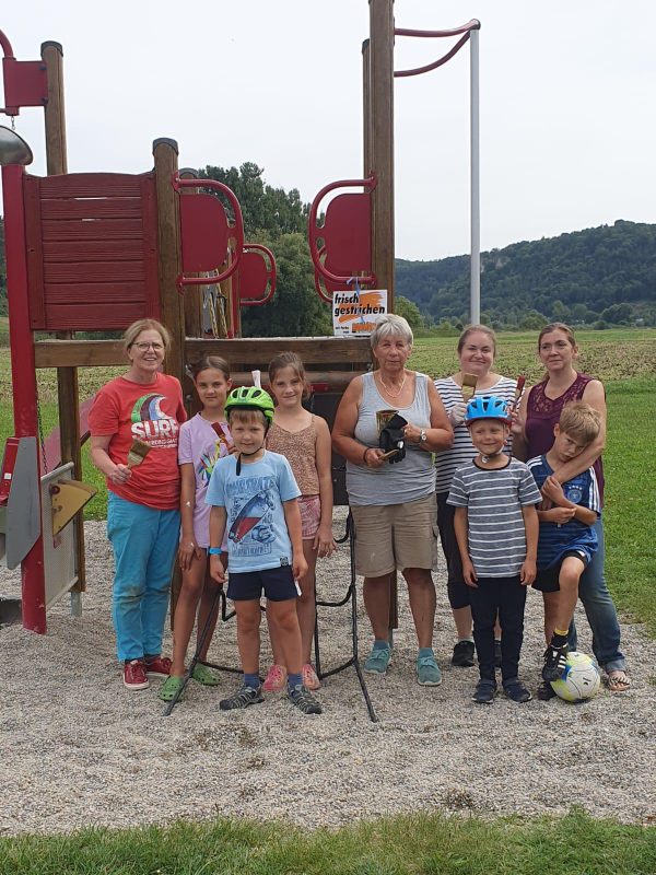 Spielplatz Neuanstrich der Spielgeräte August 2024